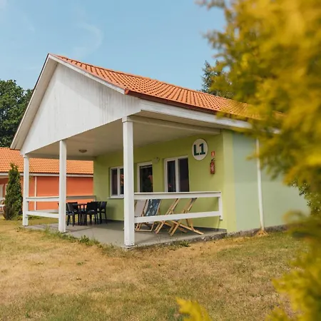 אתר נופש Kacze Stawy וובה